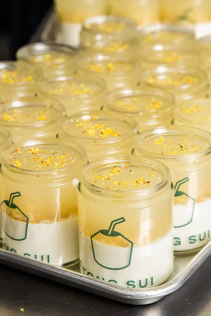 Tong Sui Catering Image - Multiple Jars