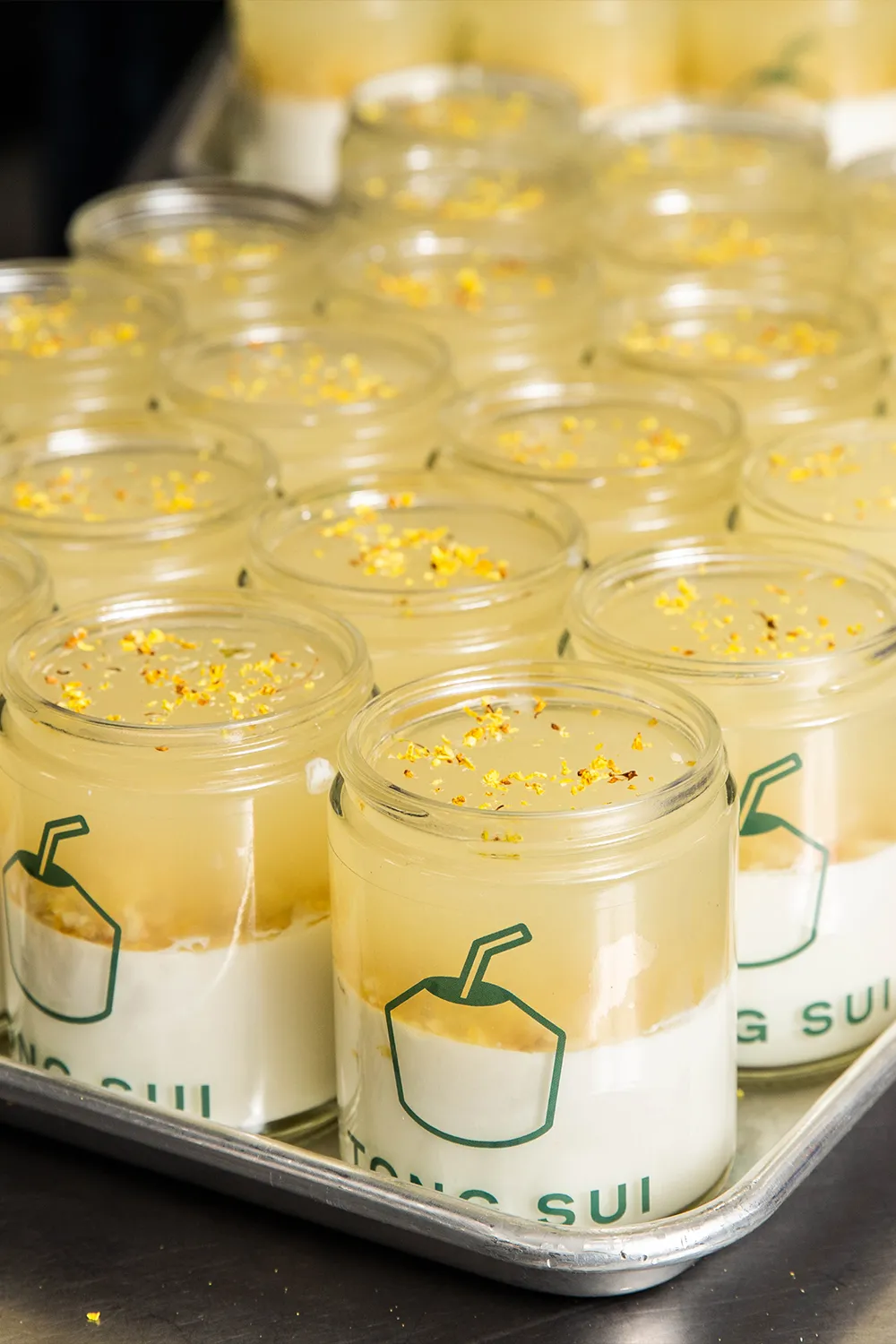 Tong Sui Catering Image - Multiple Jars